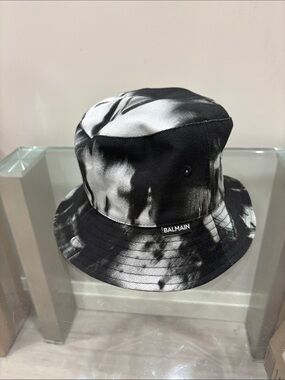 Balmain Black & White Tie-Dye Bucket Hat with Logo Tab